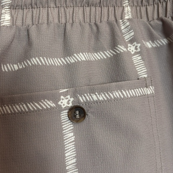 Fabletics The One men’s tan 6” inseam athletic shorts size large - Picture 7 of 9